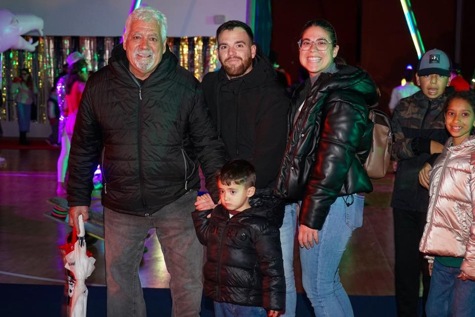 La lluvia no pudo con una ilusión desbordante en Vícar: la cabalgata estática, en imágenes