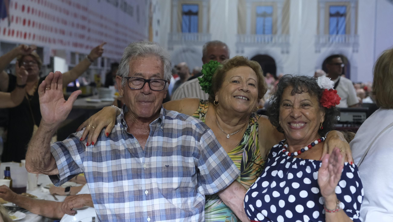 El homenaje a los mayores en la Feria de Almería 2025, en imágenes