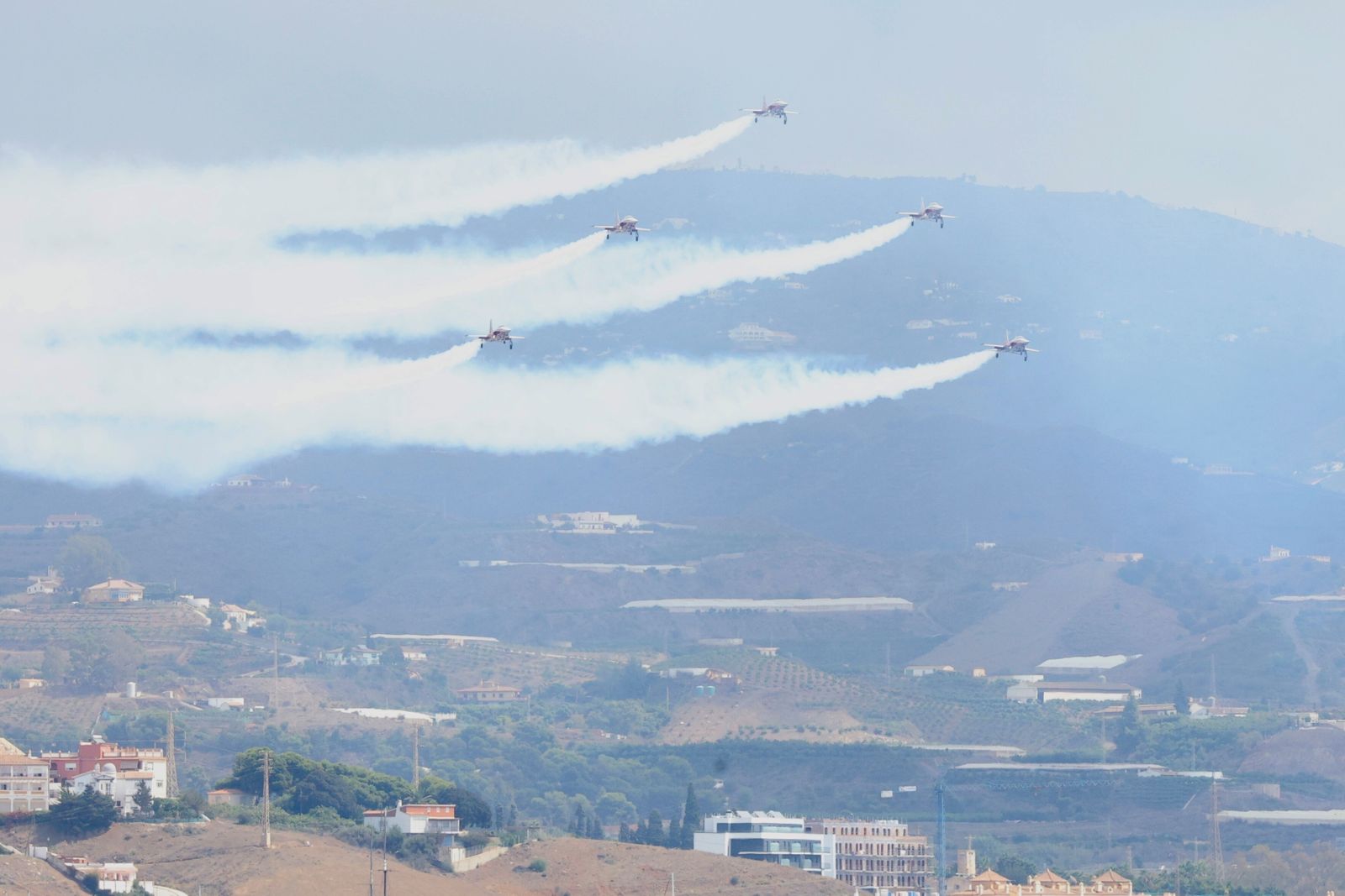 Exhibiciones en la jornada inaugural del Festival Aéreo de Torre del Mar