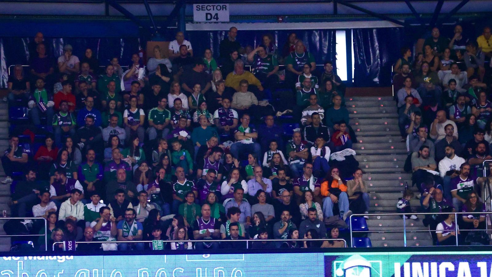 Búscate en las gradas del Carpena en el Unicaja-Breogán