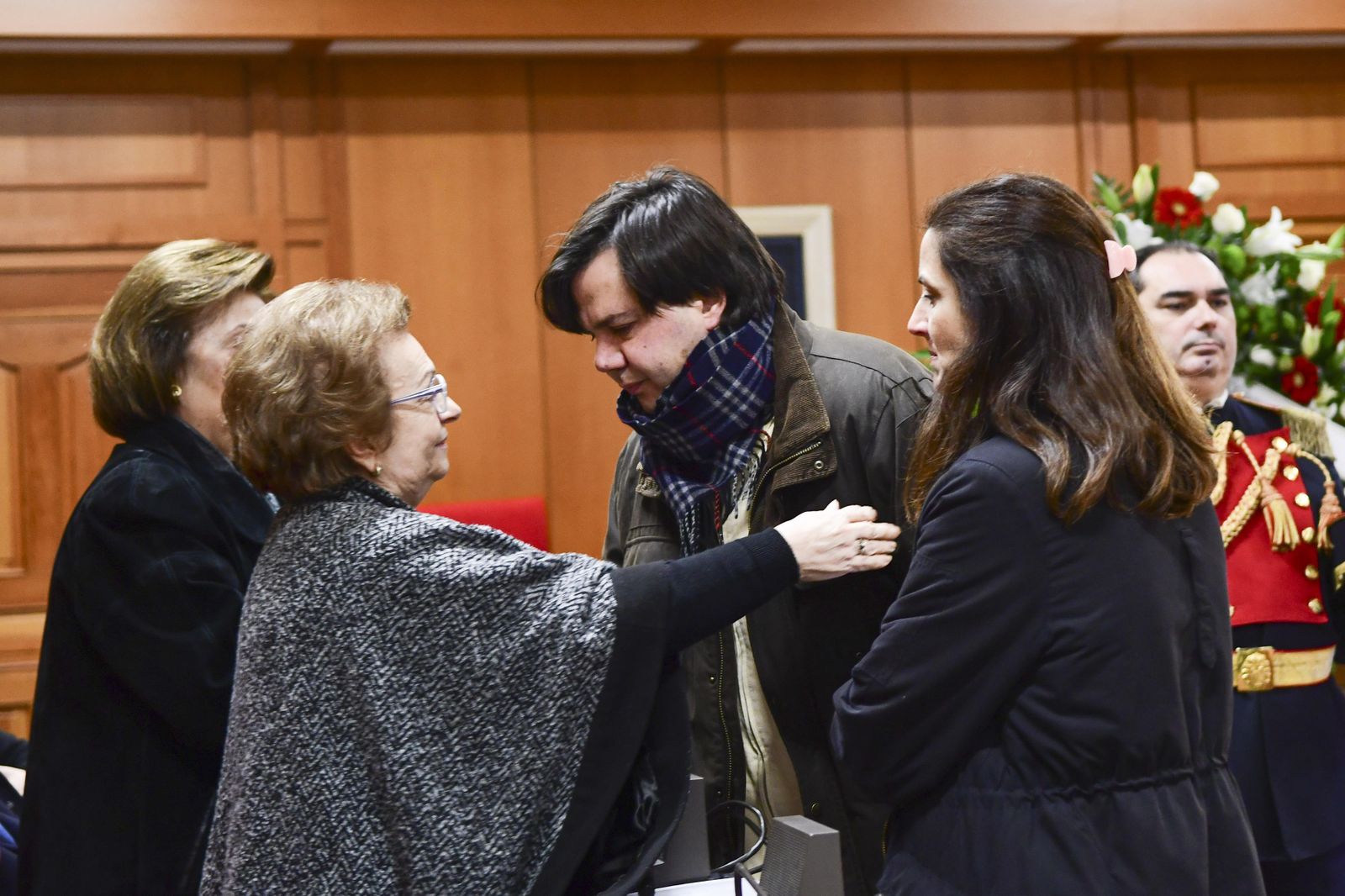 Las imágenes de la capilla ardiente de Pablo García Baena