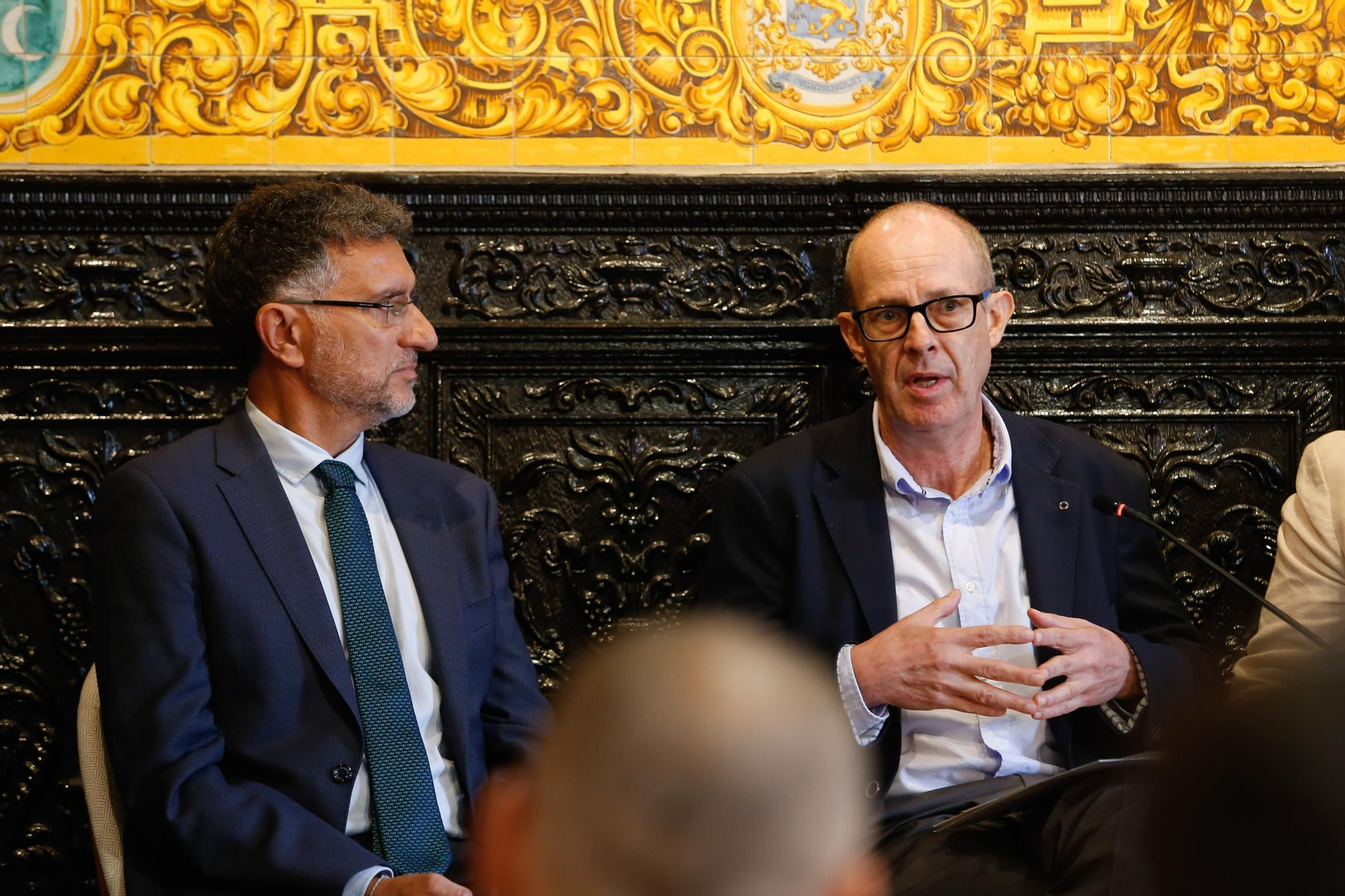 Fotos de la mesa redonda sobre economía azul y sostenibilidad, de las Cátedras Telefónica y la UCA