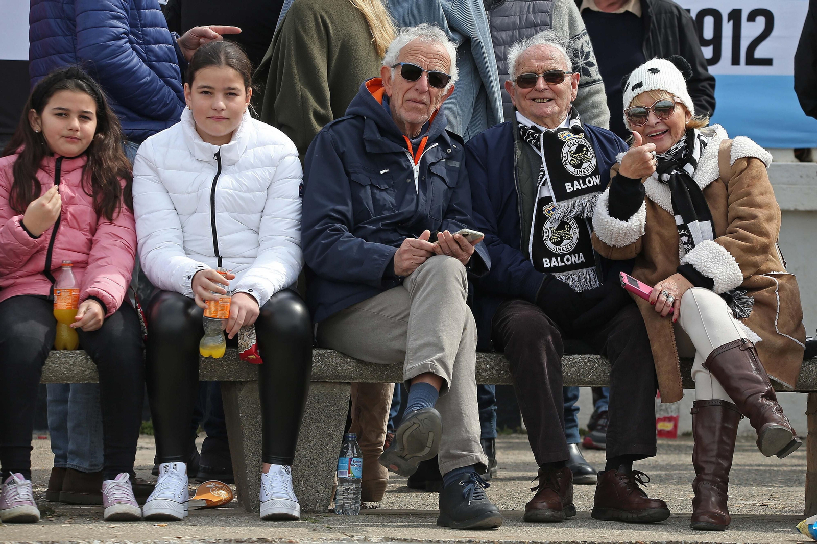Fotos de la afición durante el Balona - Deportivo de La Coruña en el estadio municipal de La Línea