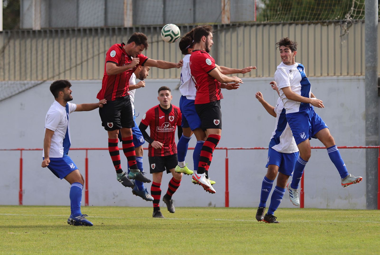 Imágenes del encuentro entre el Cartaya y el atlético Onubense