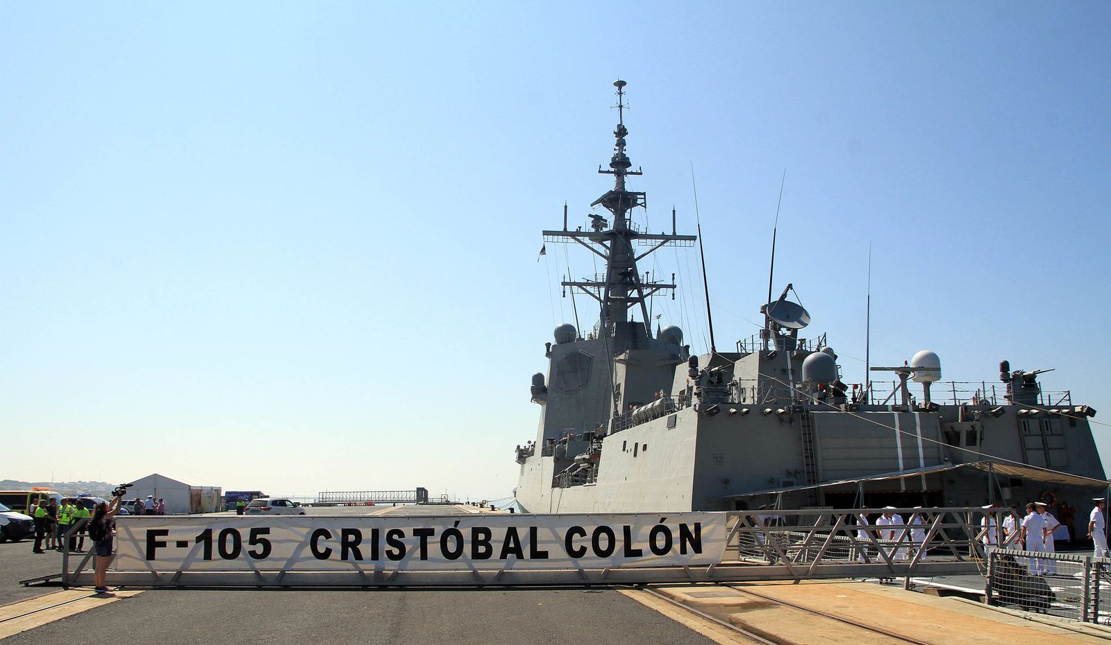 Imágenes de la Fragata Cristóbal Colón F-105