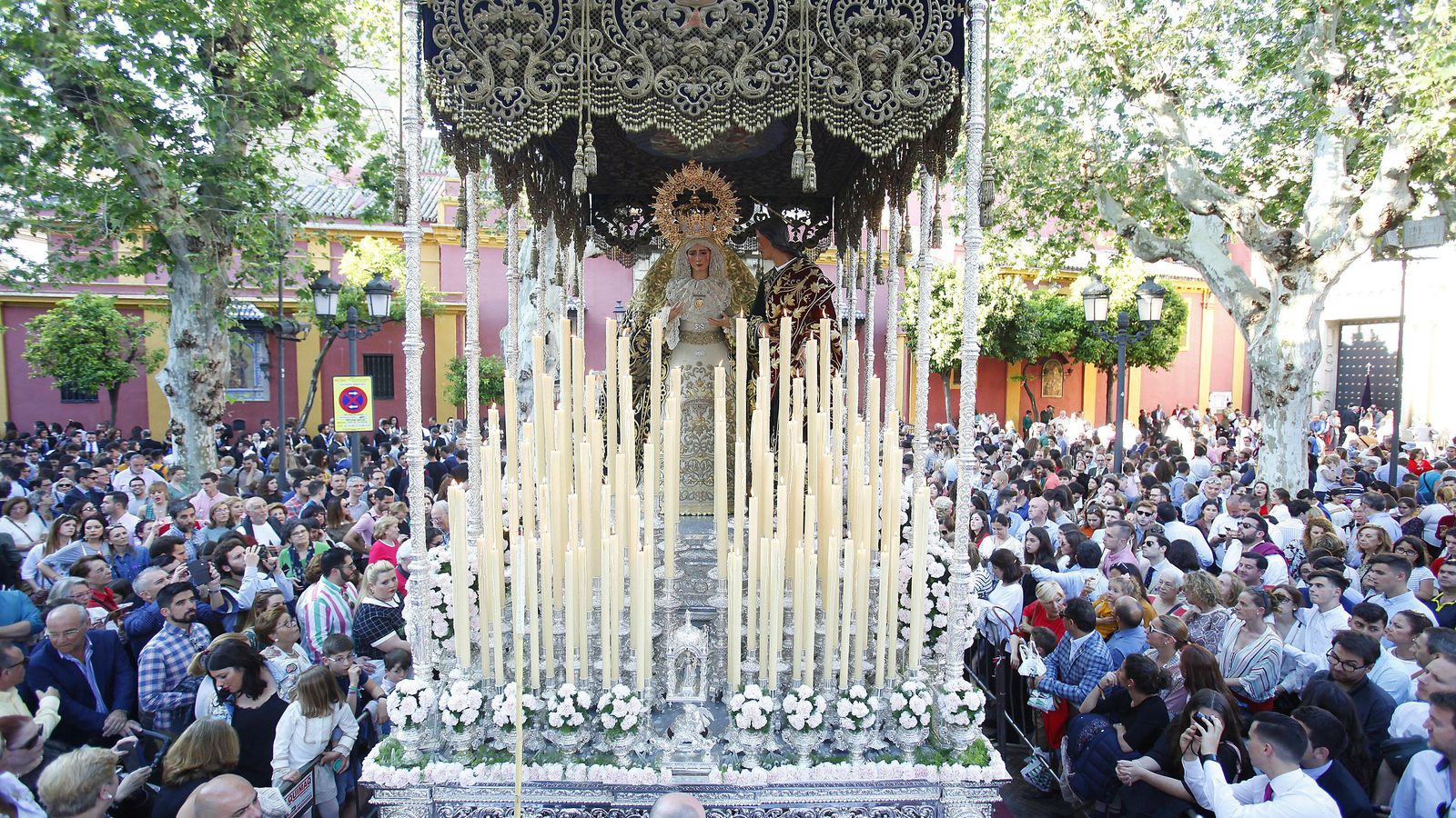 La Virgen del Dulce Nombre en la plaza de San Lorenzo.