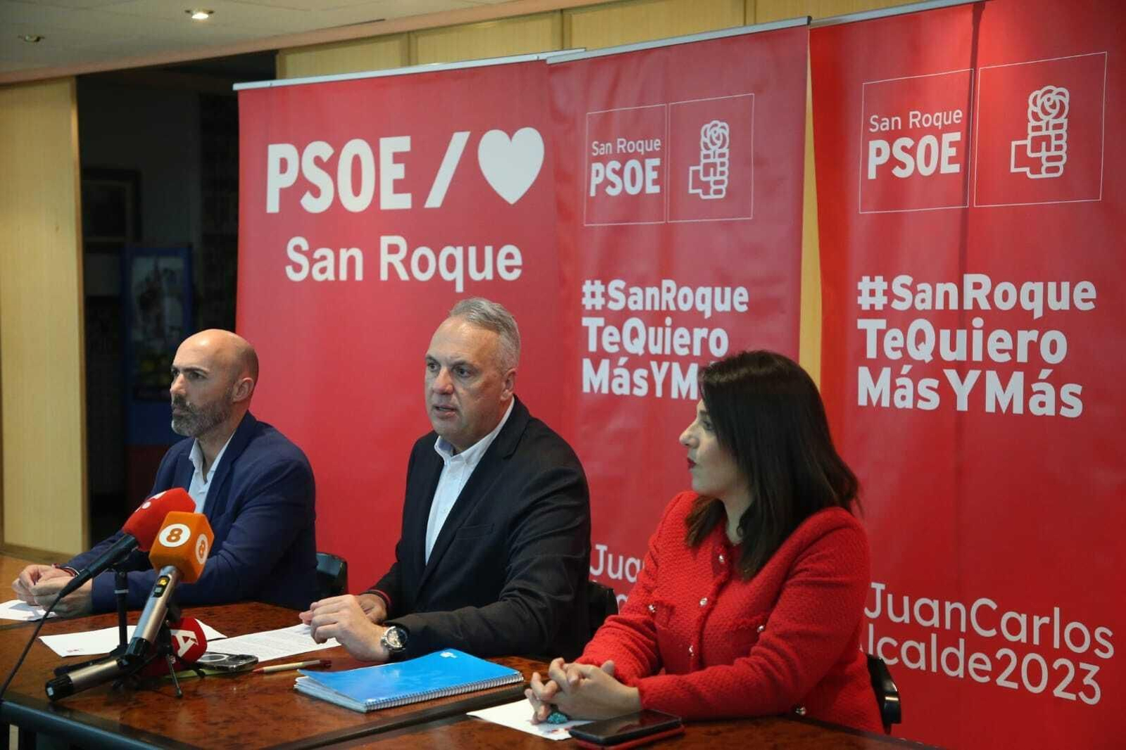 Juan Carlos Ruiz Boix, flanqueado por Juan Manuel Ordóñez y Belén Jiménez.