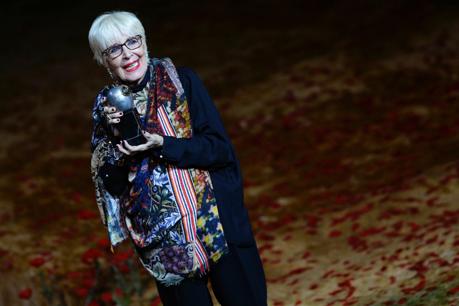 La actriz Concha Velasco recoge el Premio Max de Honor 2019