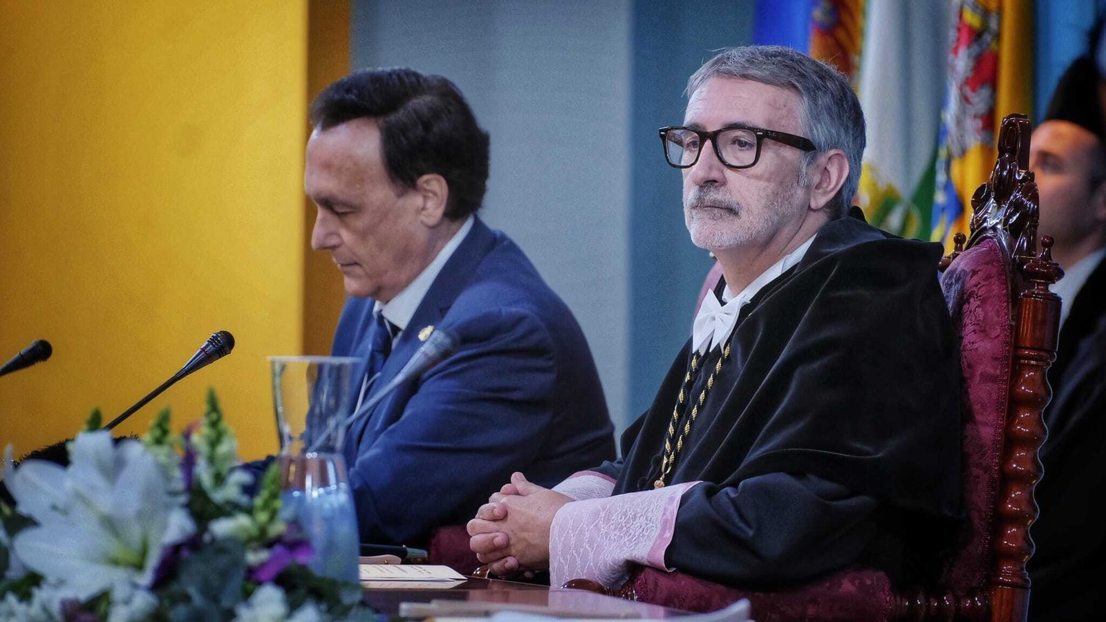 El consejero de Universidad, José Carlos Gómez, y el rector de la UCA, Francisco Piniella, durante el acto inaugural.