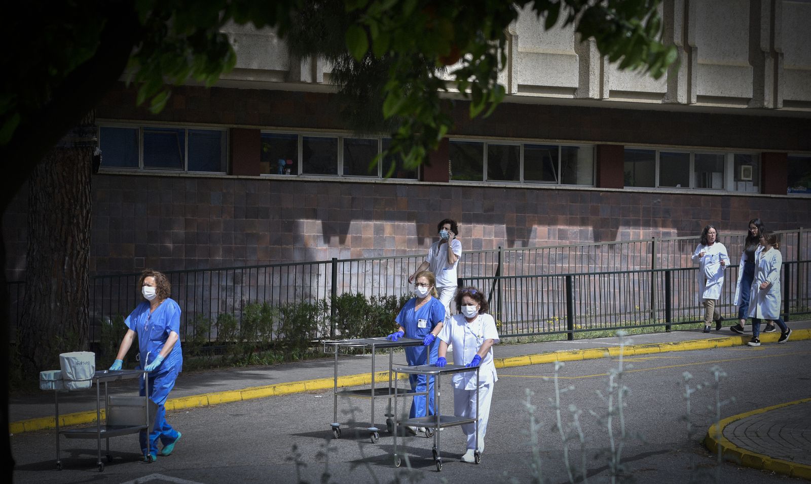 Personal sanitario en un hospital sevillano
