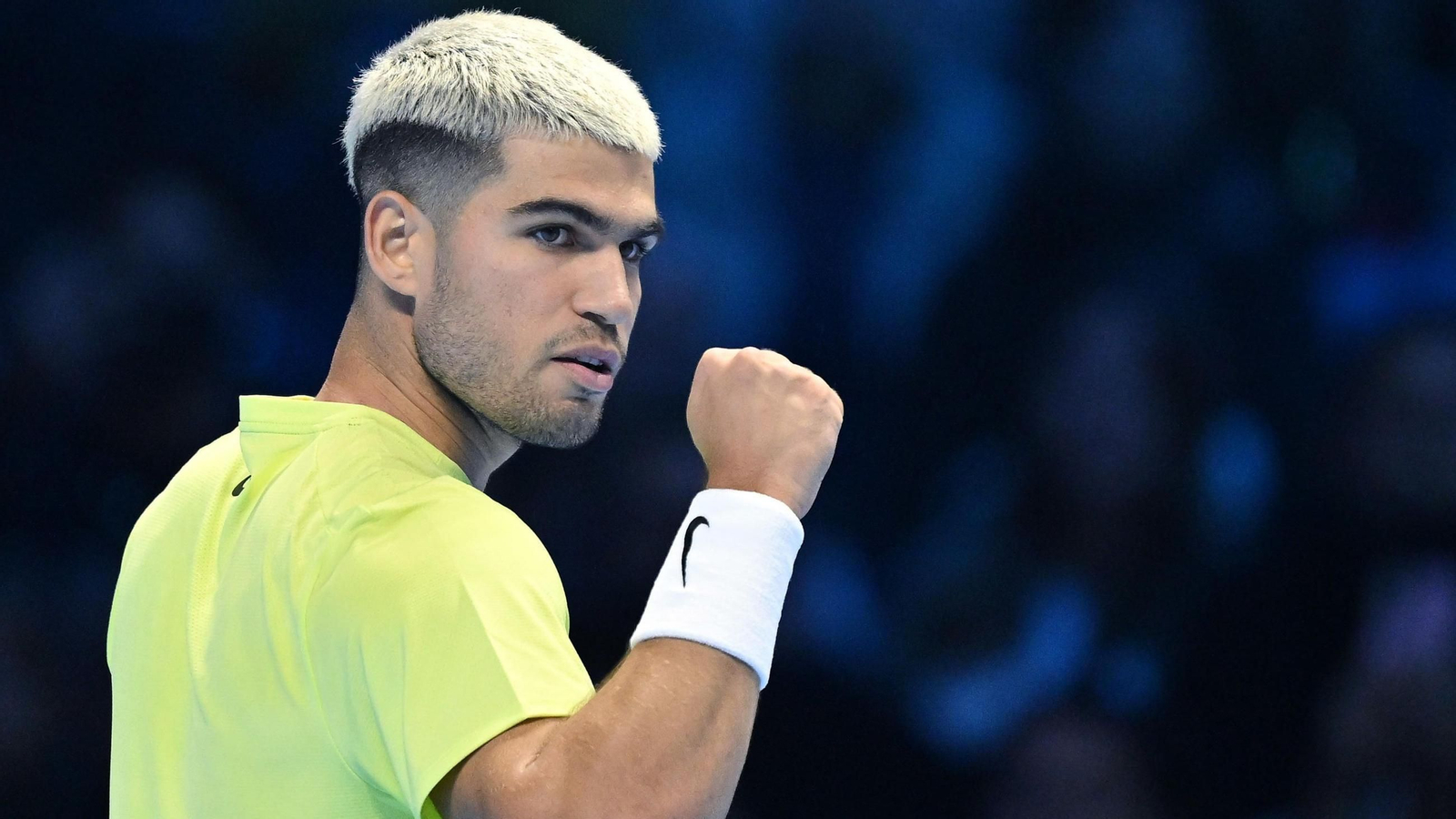 El tenista español Carlos Alcaraz celebra un punto en su primer partido de las ATP Finals en Turin, Italia. El tenista español Carlos Alcaraz celebra un punto en su primer partido de las ATP Finals en Turin, Italia.