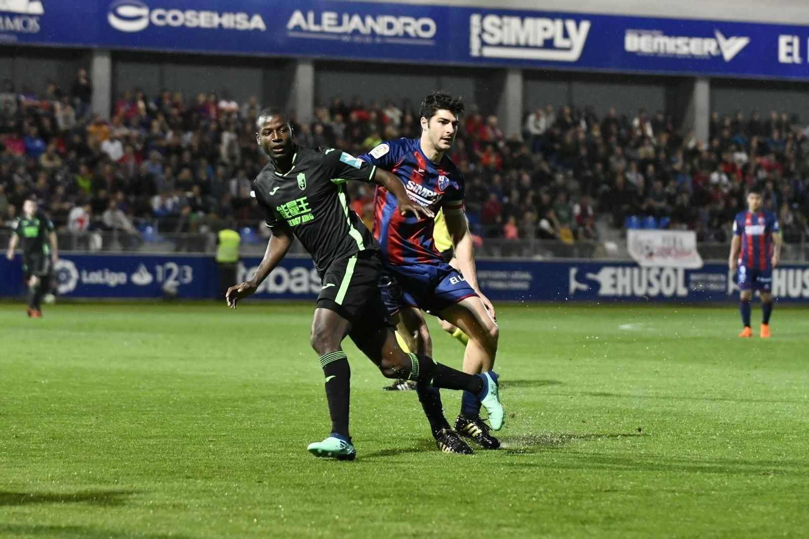 El Huesca-Granada CF, en imágenes