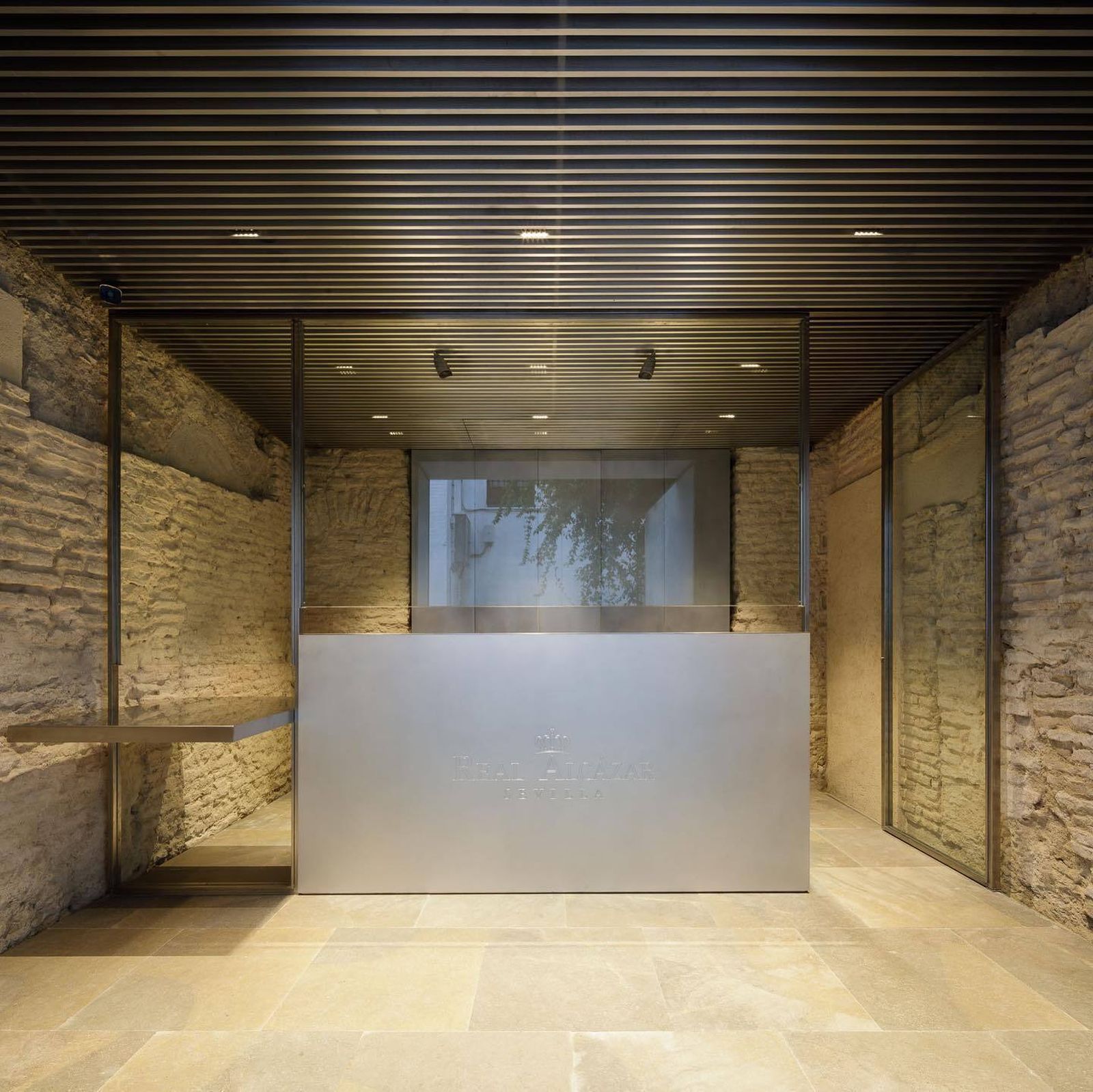 Finalizan las obras de las nuevas taquillas del Real Alcázar que permitirán la disminución de las colas