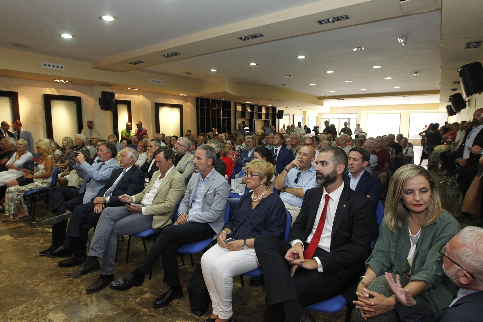 Fotogalería reunión Presidente Junta Andalucía, Juanma Moreno, con dueños viviendas irregulares del Almanzora
