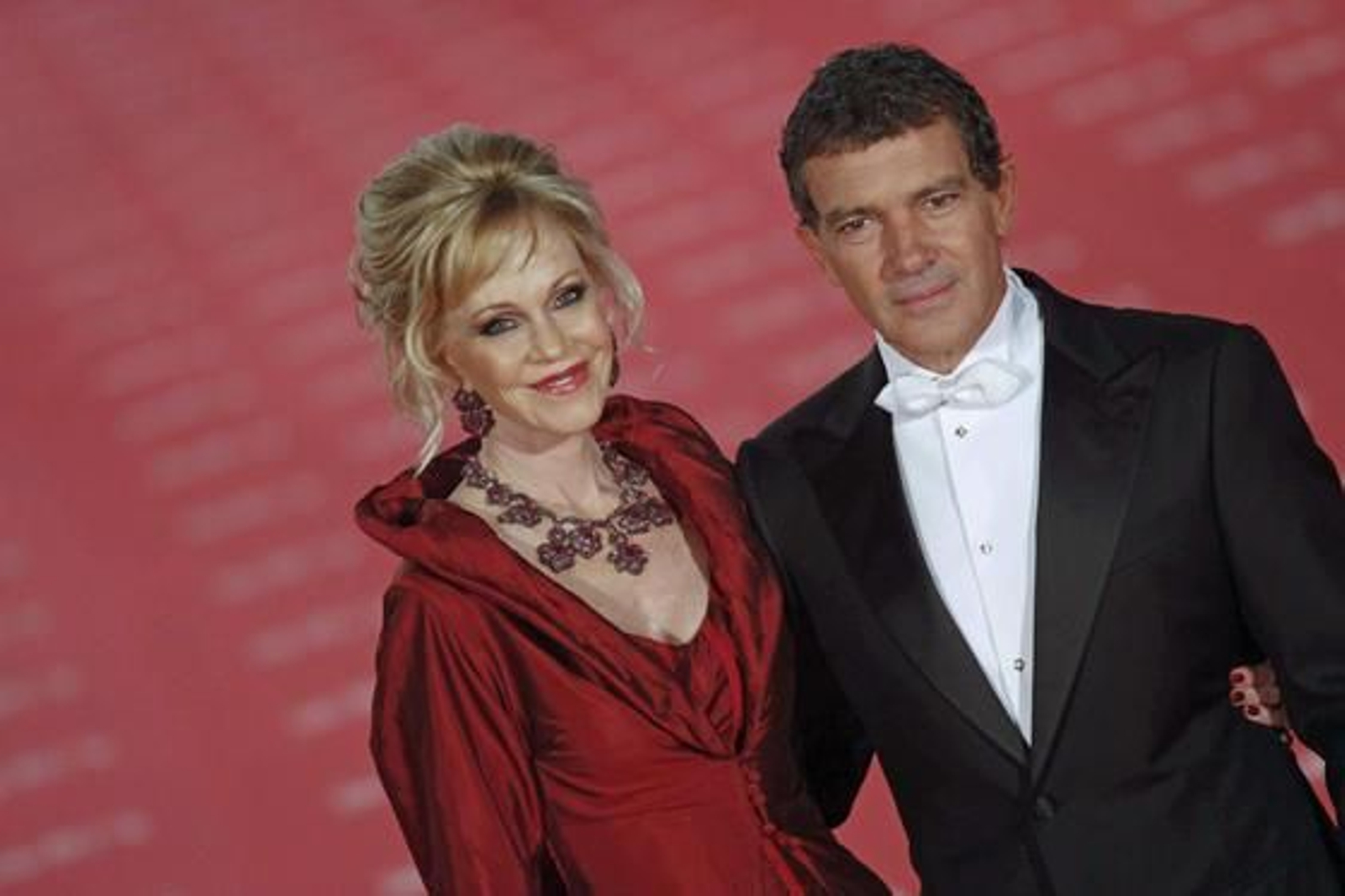 Melanie Griffith junto a su marido Antonio Banderas.  Foto: EFE