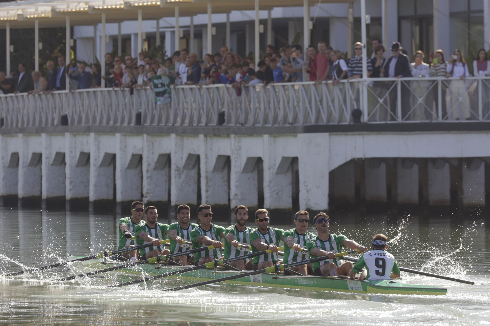 Las mejores imágenes de la Regata Sevilla-Betis