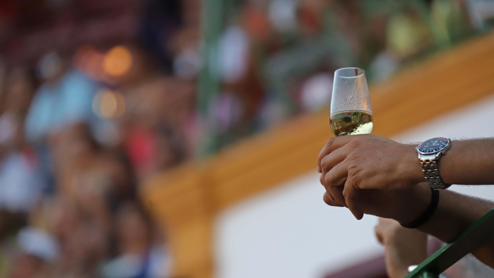 Ambiente en la corrida del viernes de la Feria de La Línea