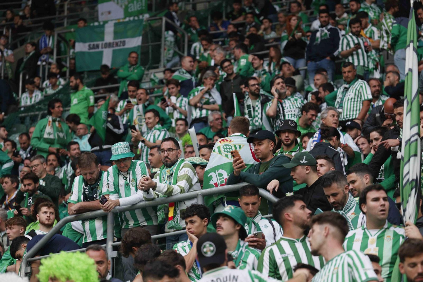 La afición del Betis en la final de la Conference League