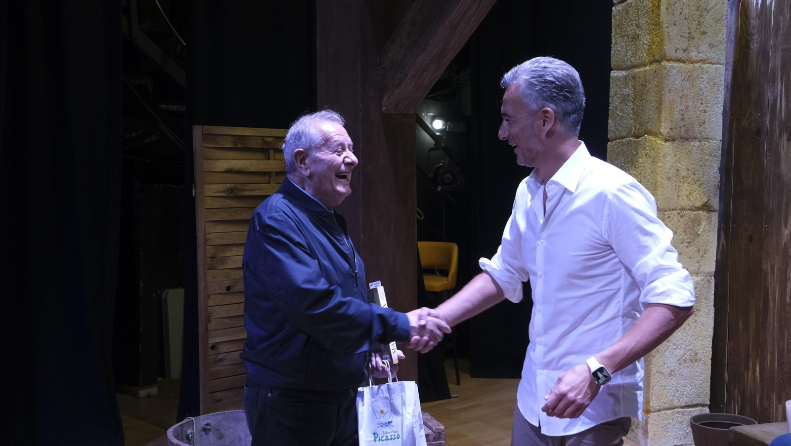 Imágenes de El Diario de los Libros, con Amós Milton