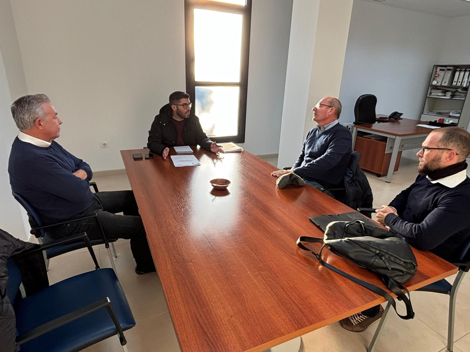 Reunión de Narciso Vital, concejal de Movilidad, con representantes sindicales de Tussa.