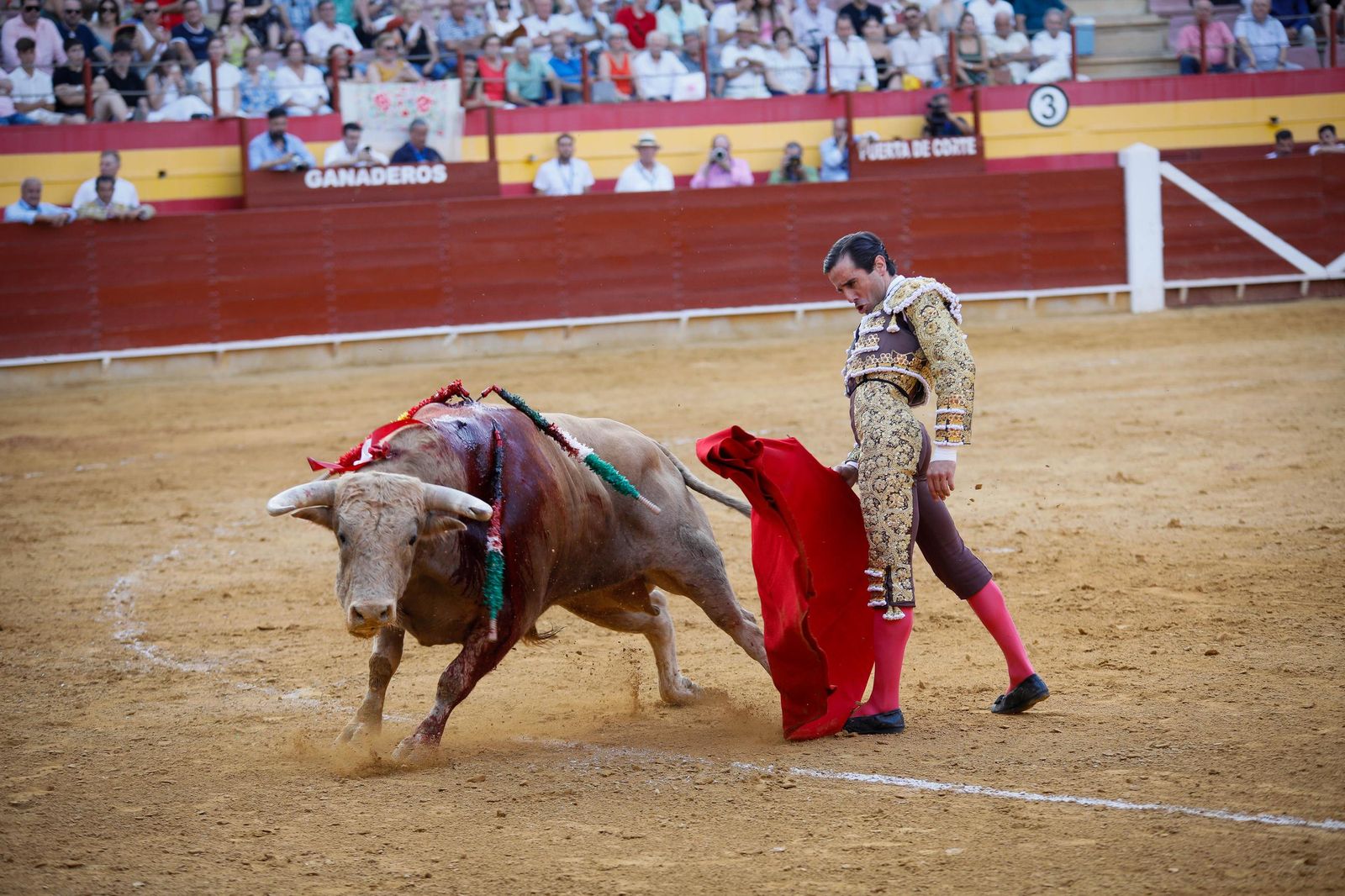 Imágenes de la corrida de toros en Roquetas de Mar