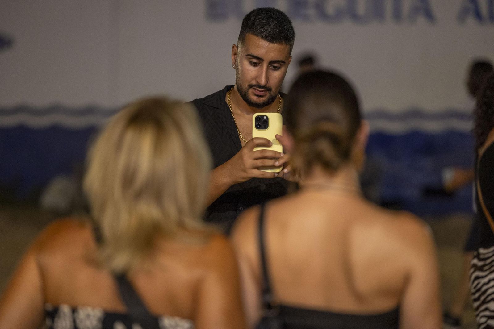 Búscate en el concierto de El Barrio en Concert Music en Chiclana