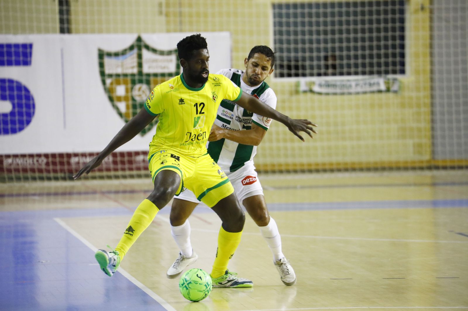 La derrota del Córdoba Futsal ante el Jaén Paraíso Interior, en imágenes