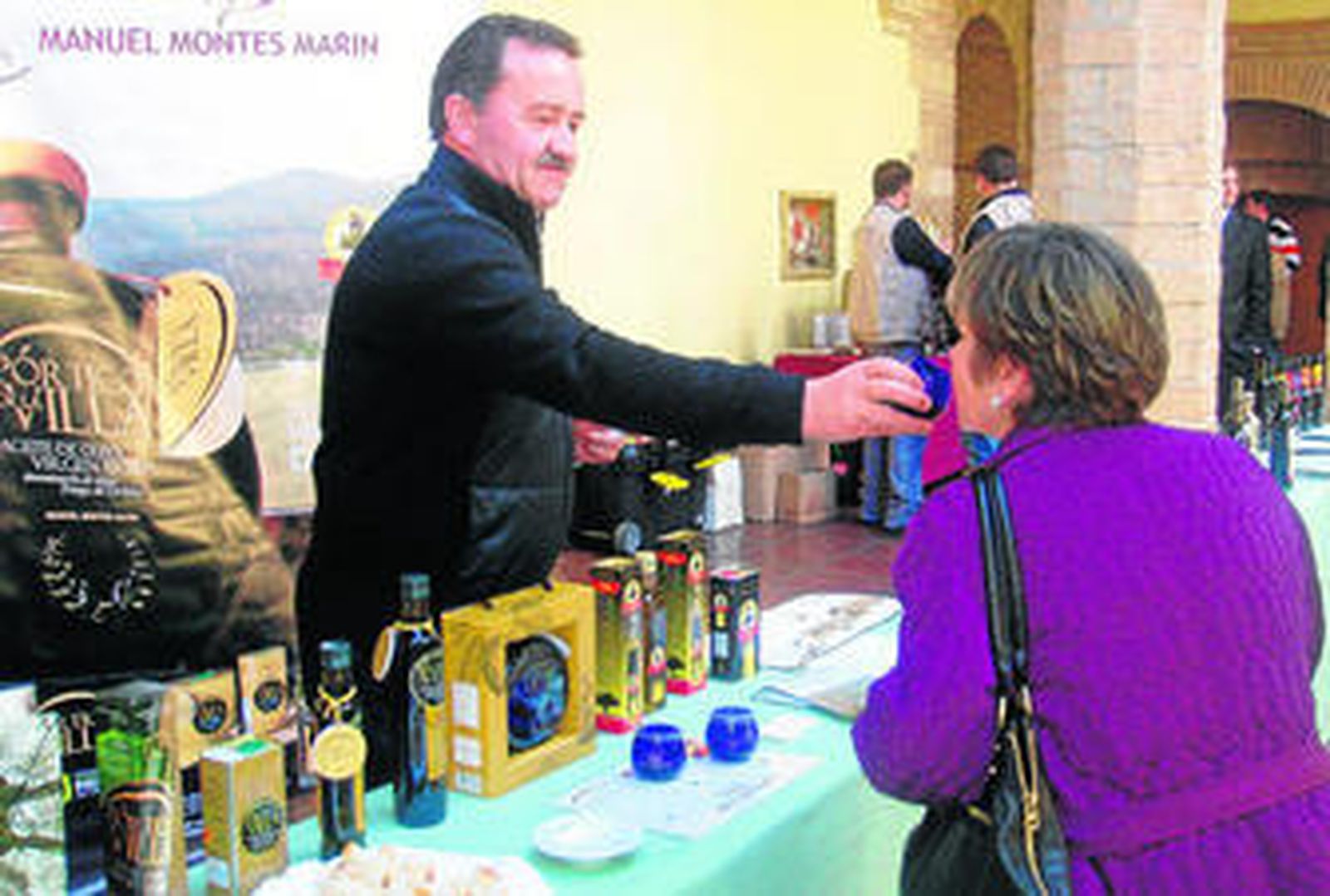 El empresario Manuel Montes Marín durante una degustación de sus aceites.