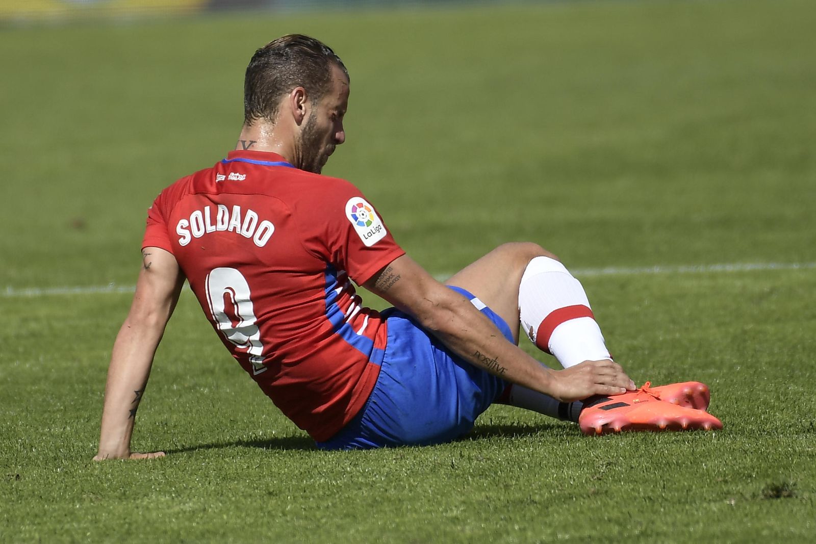 Roberto Soldado no podrá jugar este jueves ante el PSV Eindhoven.