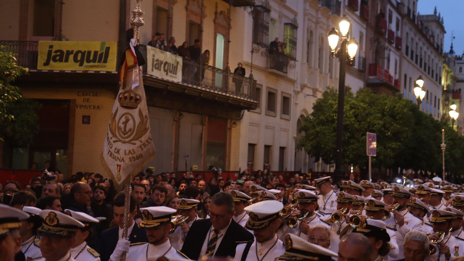 La Madrugá por la Carrera Oficial en la Semana Santa de Sevilla 2025