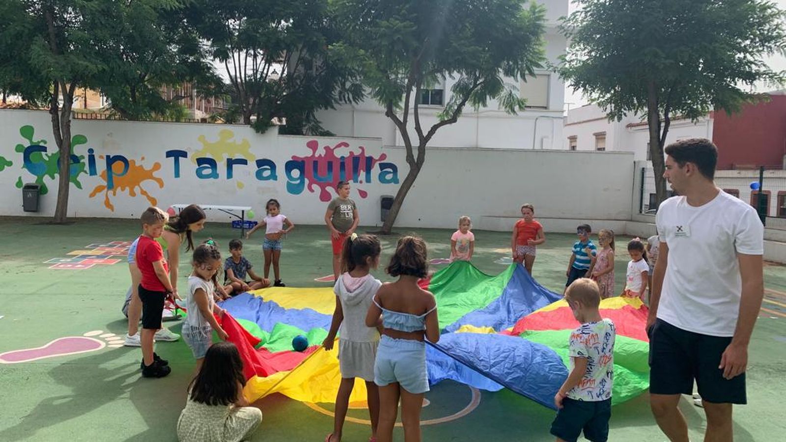 Niños realizando una de las actividades de la Coordinadora en Taraguilla.
