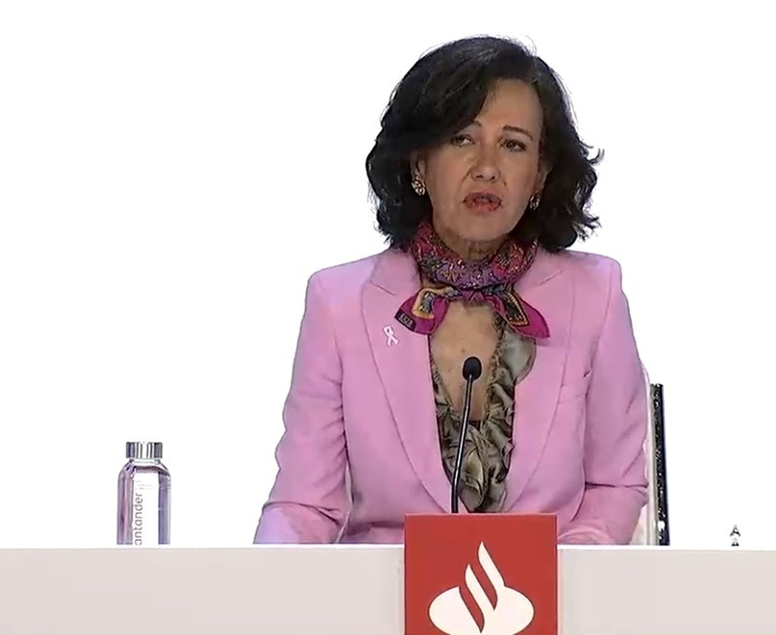 La presidenta de Banco Santander, Ana Botín, durante la junta general de accionistas del banco 2020, celebrada en Madrid y retransmitida telemáticamente a inicios de abril.