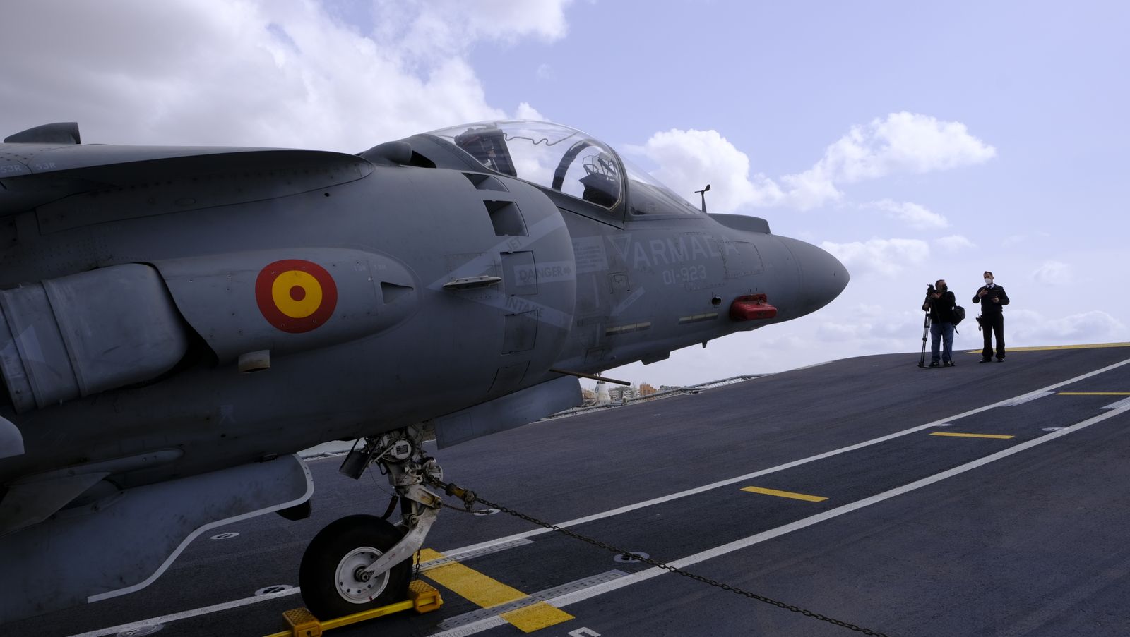 Fotogalería de la visita al portaaviones Juan Carlos I. Puerto de Almería.