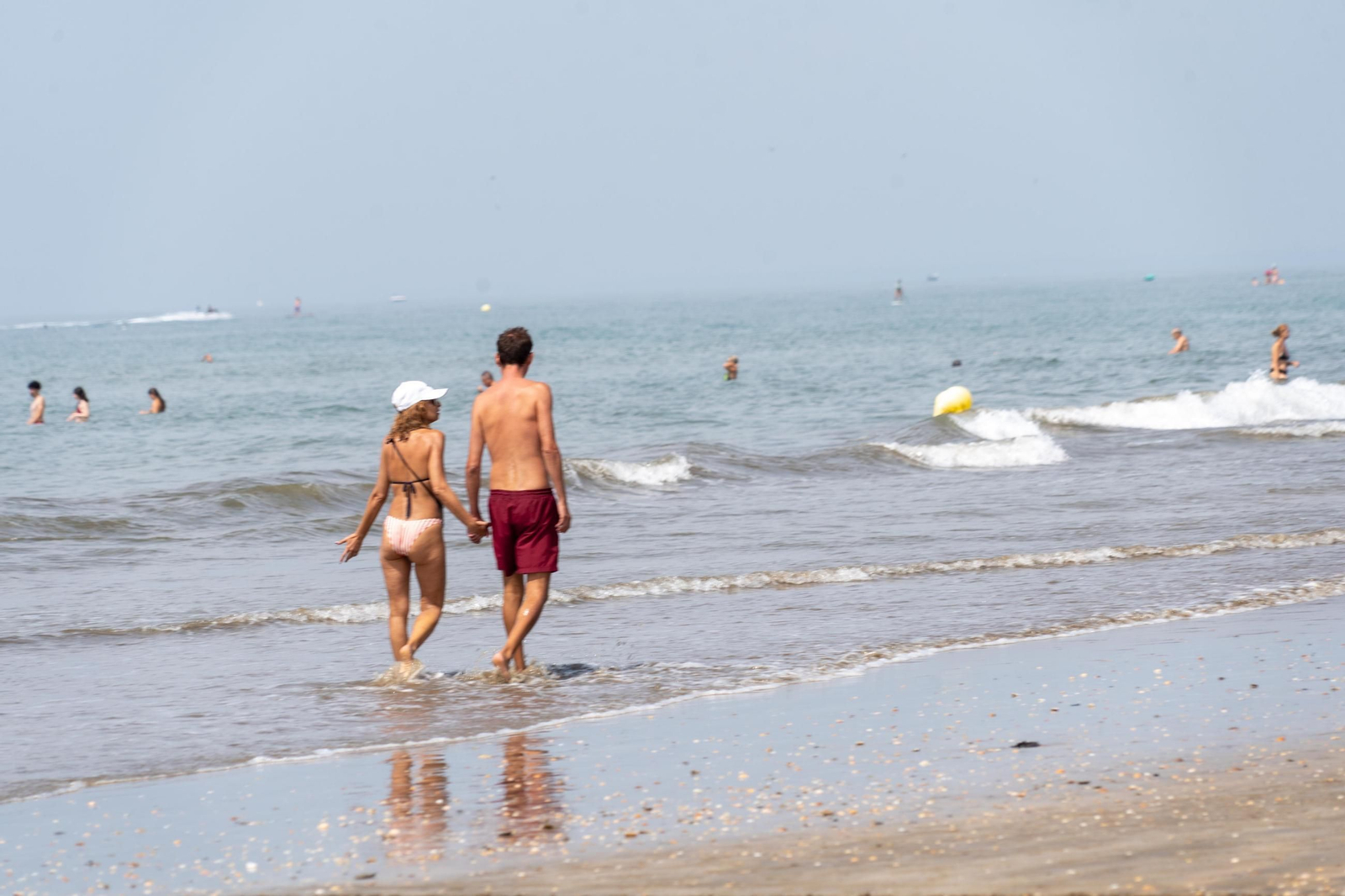 El ambiente de las playas de Huelva el domingo 24 de agosto