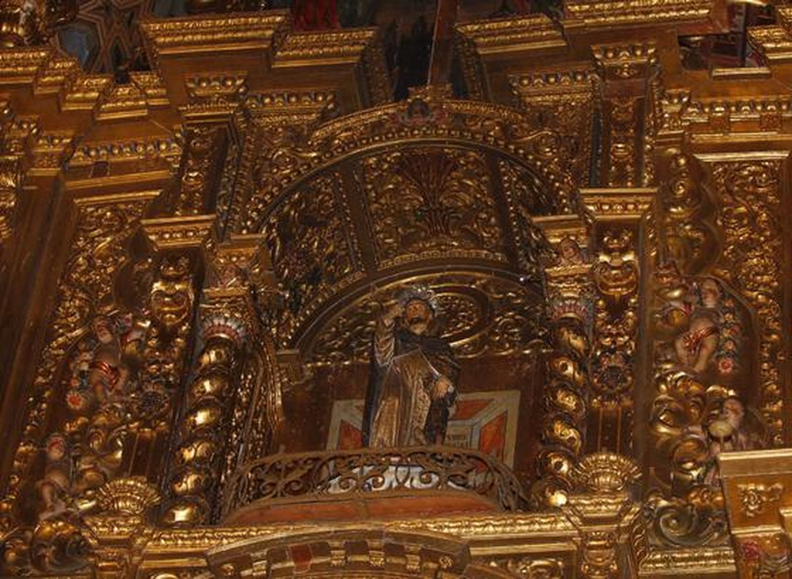 El convento Madre de Dios muestra unos tejados, esculturas, pinturas y muros plagados de desperfectos que demuestran su mal estado de conservación.

Foto: Belén Vargas