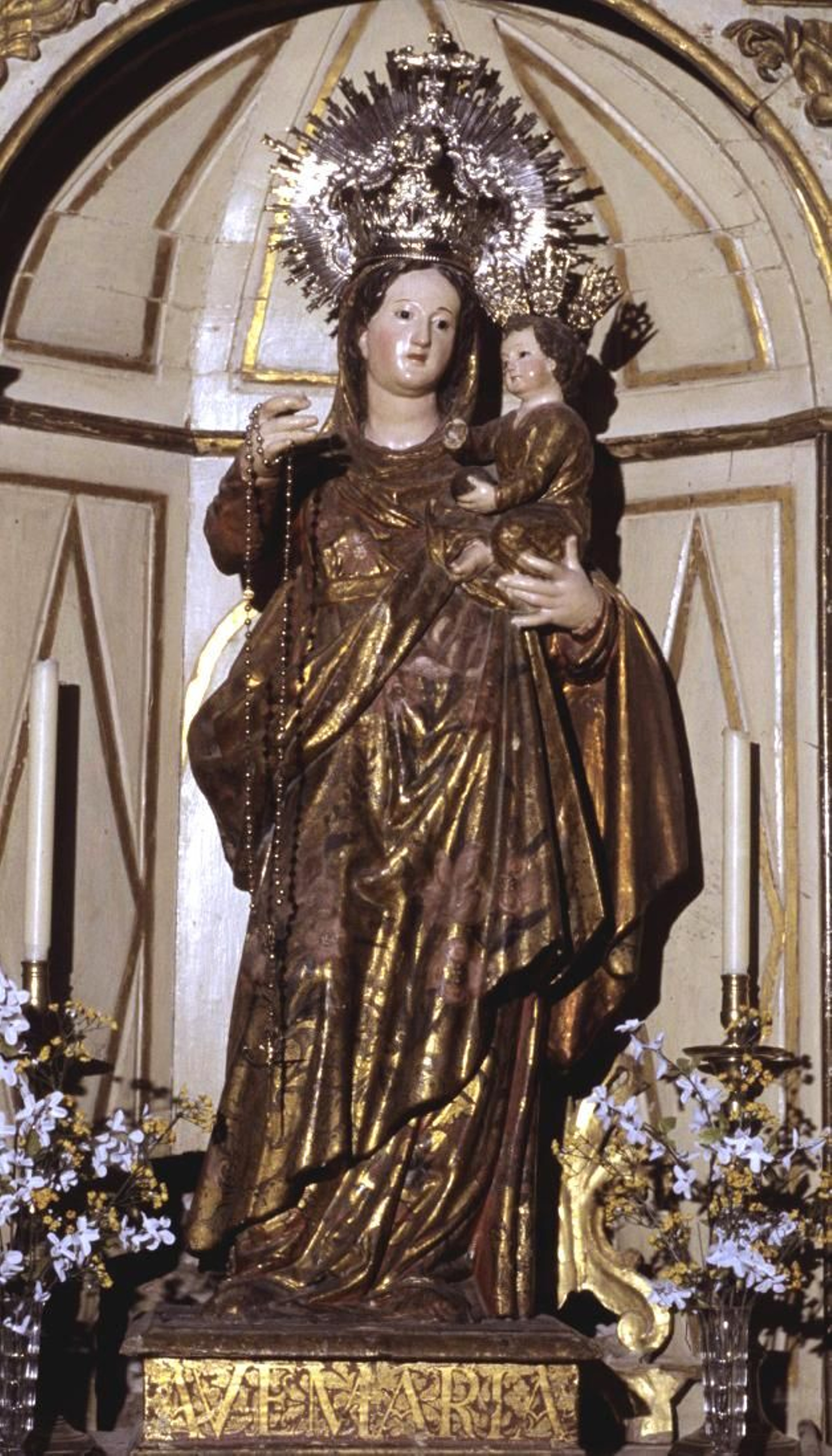 Virgen del Rosario, de Lucena del Puerto. Virgen del Rosario, de Lucena del Puerto.