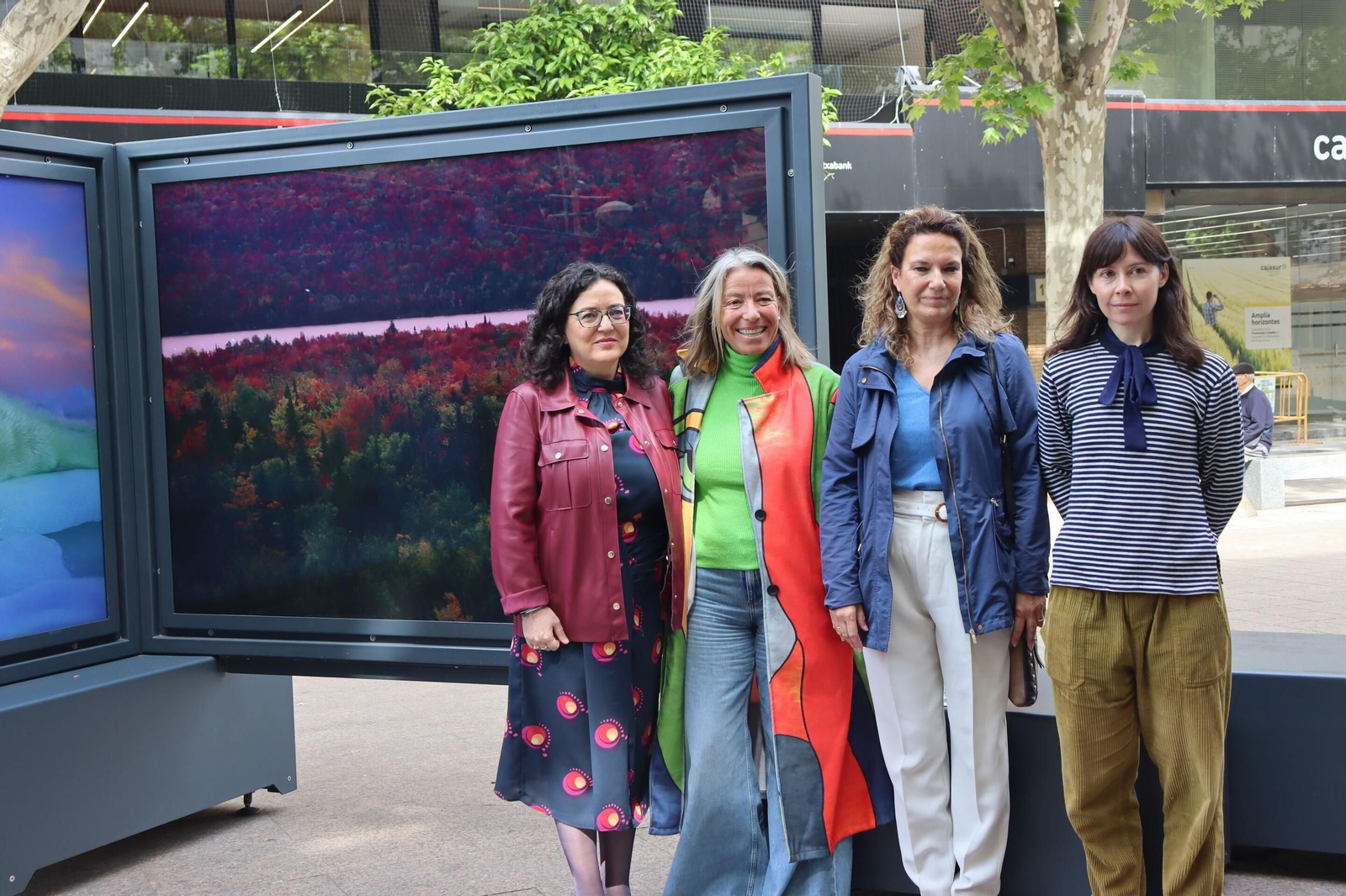 La exposición 'Colores del mundo', en imágenes