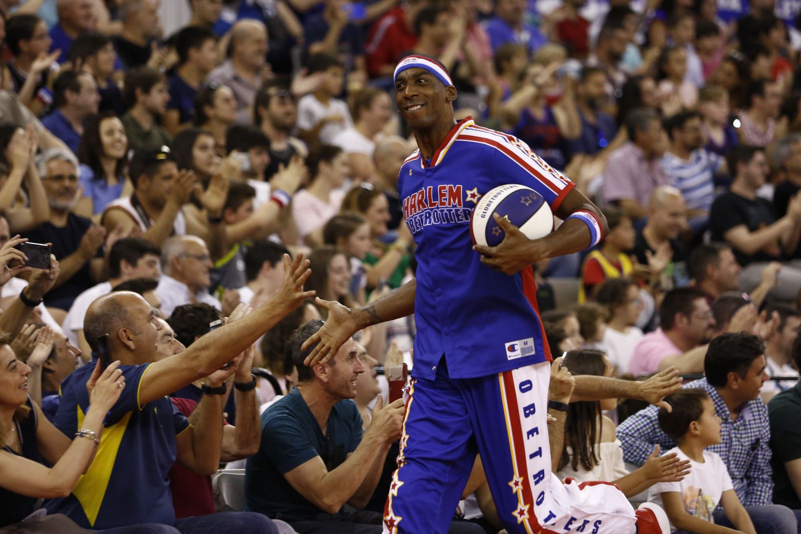 El espectáculo de los Globetrotters inunda el Palacio de Deportes