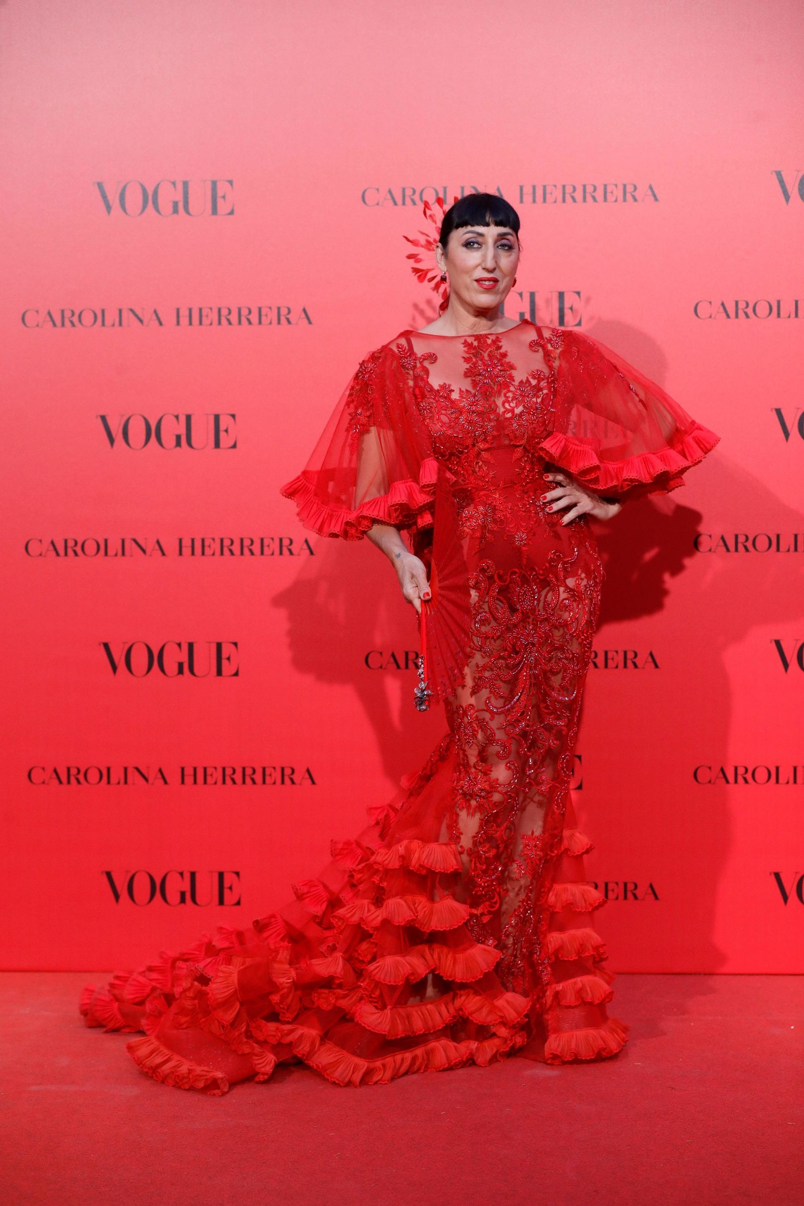 Rossy de Palma, con un diseño rojo de inspiración flamenca del diseñador Marco Zapata.