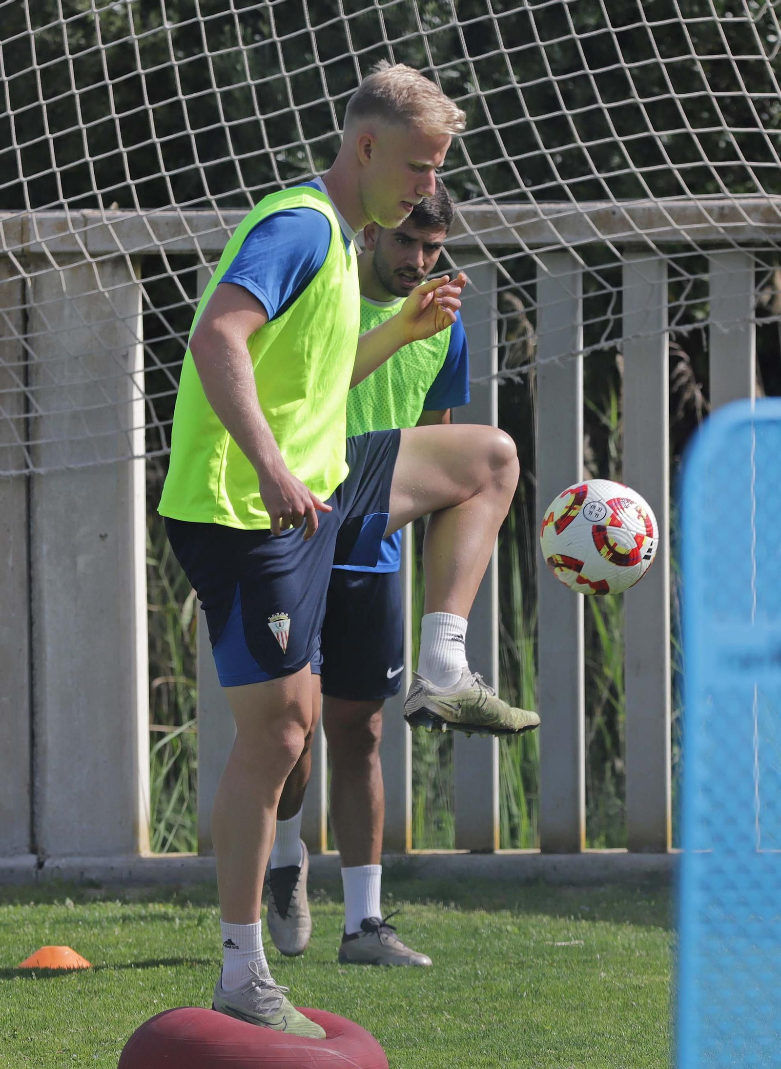 Las fotos del primer entrenamiento del Algeciras para el partido contra el Alcorcón