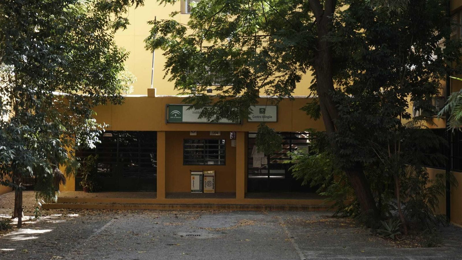 Entrada al IES Félix Rodríguez de la Fuente, en Pino Montano.