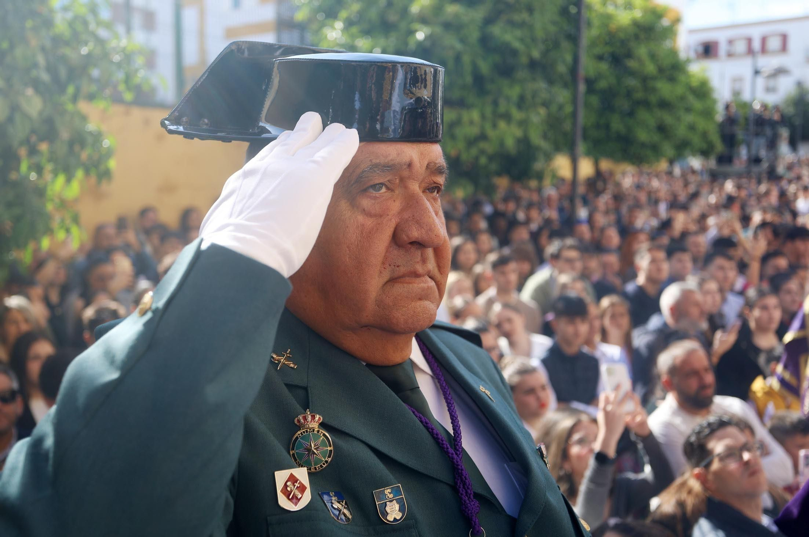 Las mejores imágenes del Lunes Santo en Huelva: Hermandad de las Tres Caídas