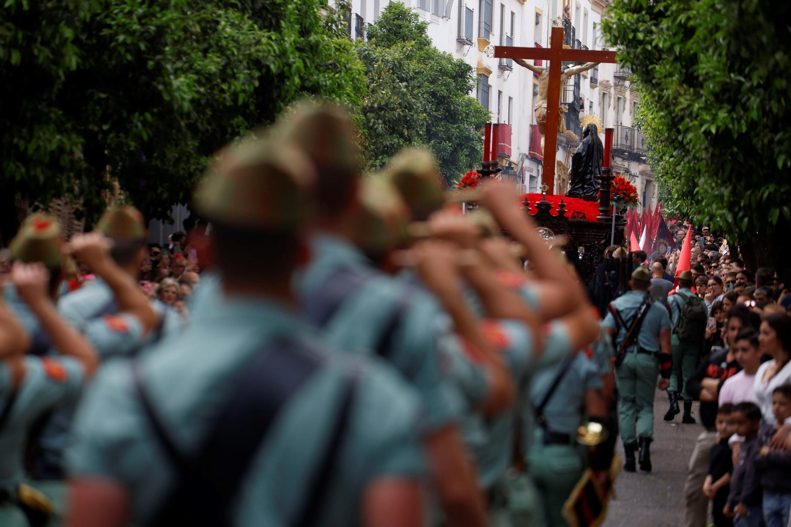 La procesión de la Caridad en este Jueves Santo de Córdoba, en imágenes