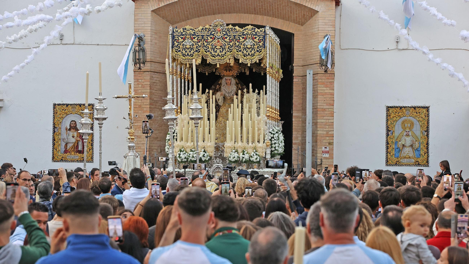 Traslado de las Virgenes de la Concepción y del Silencio por la Magna Mariana de Jerez
