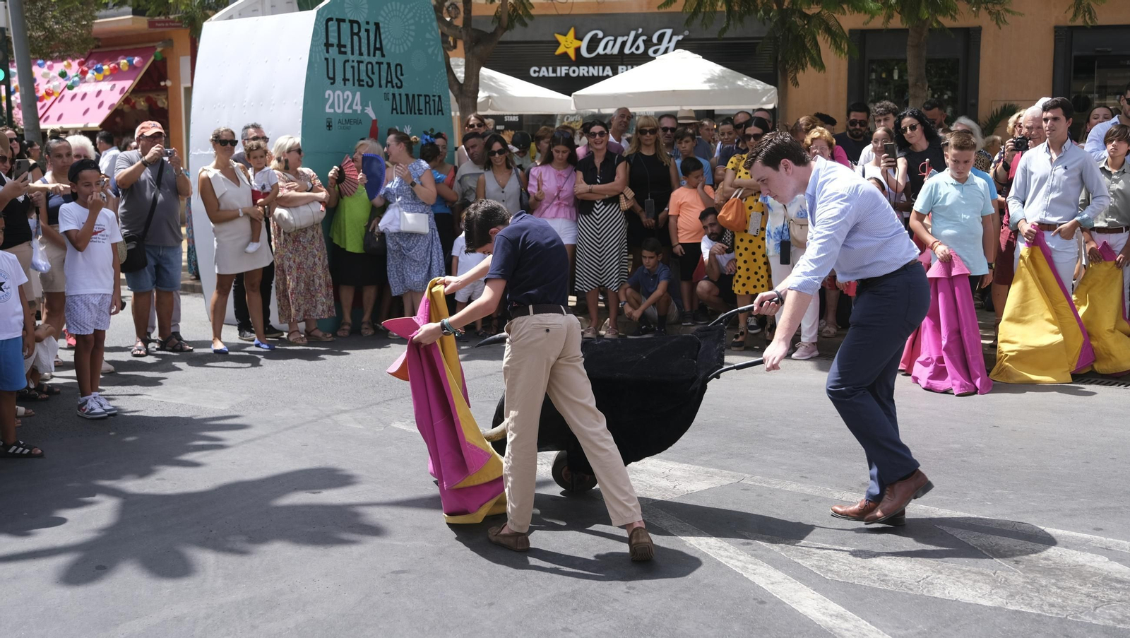 Exhibición de toreo de salón de la Escuela Taurina de Almería, en imágenes