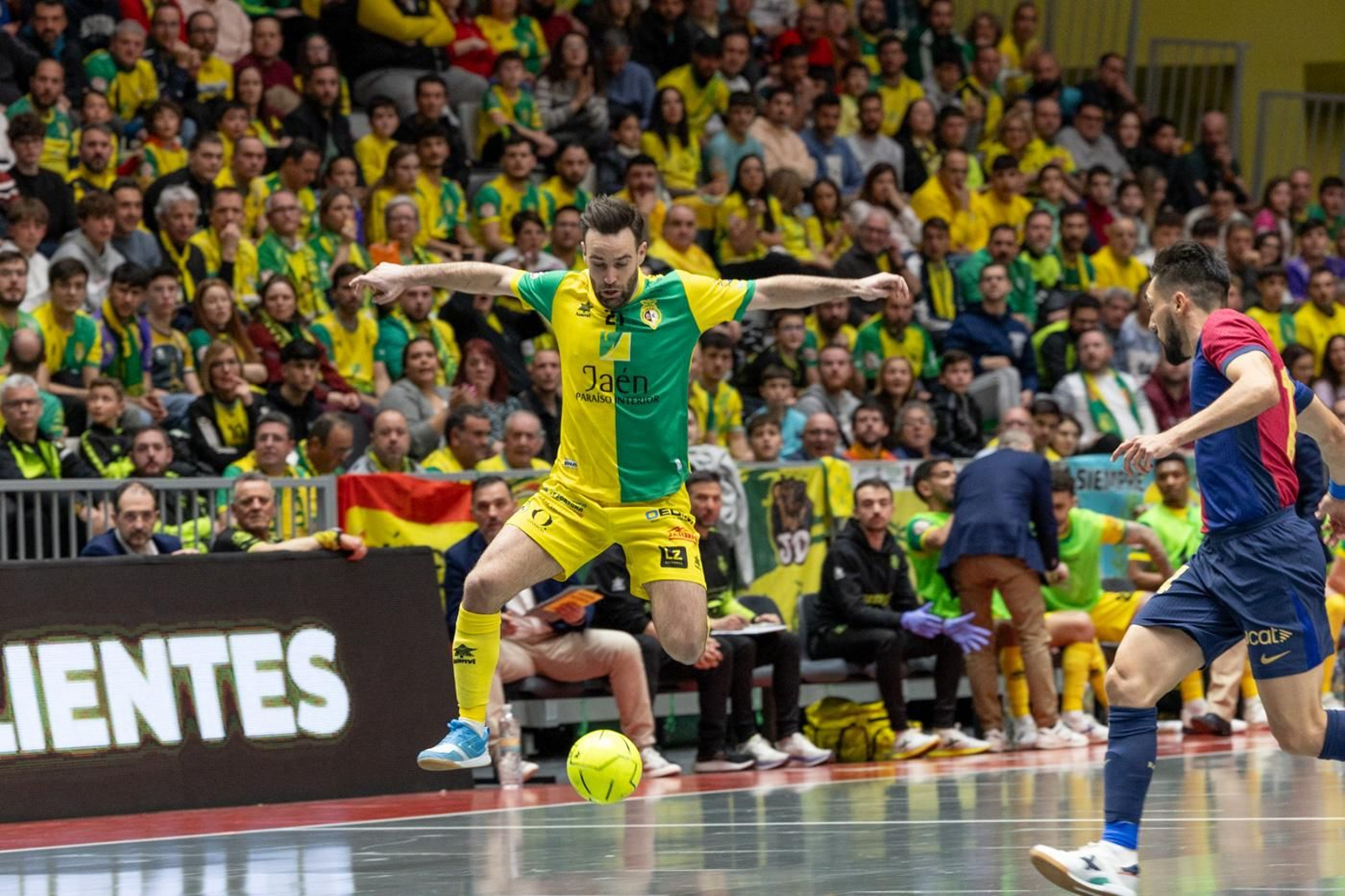 El éxtasis de la victoria copera del Jaén Paraíso Interior FS sobre el Barça, en imágenes