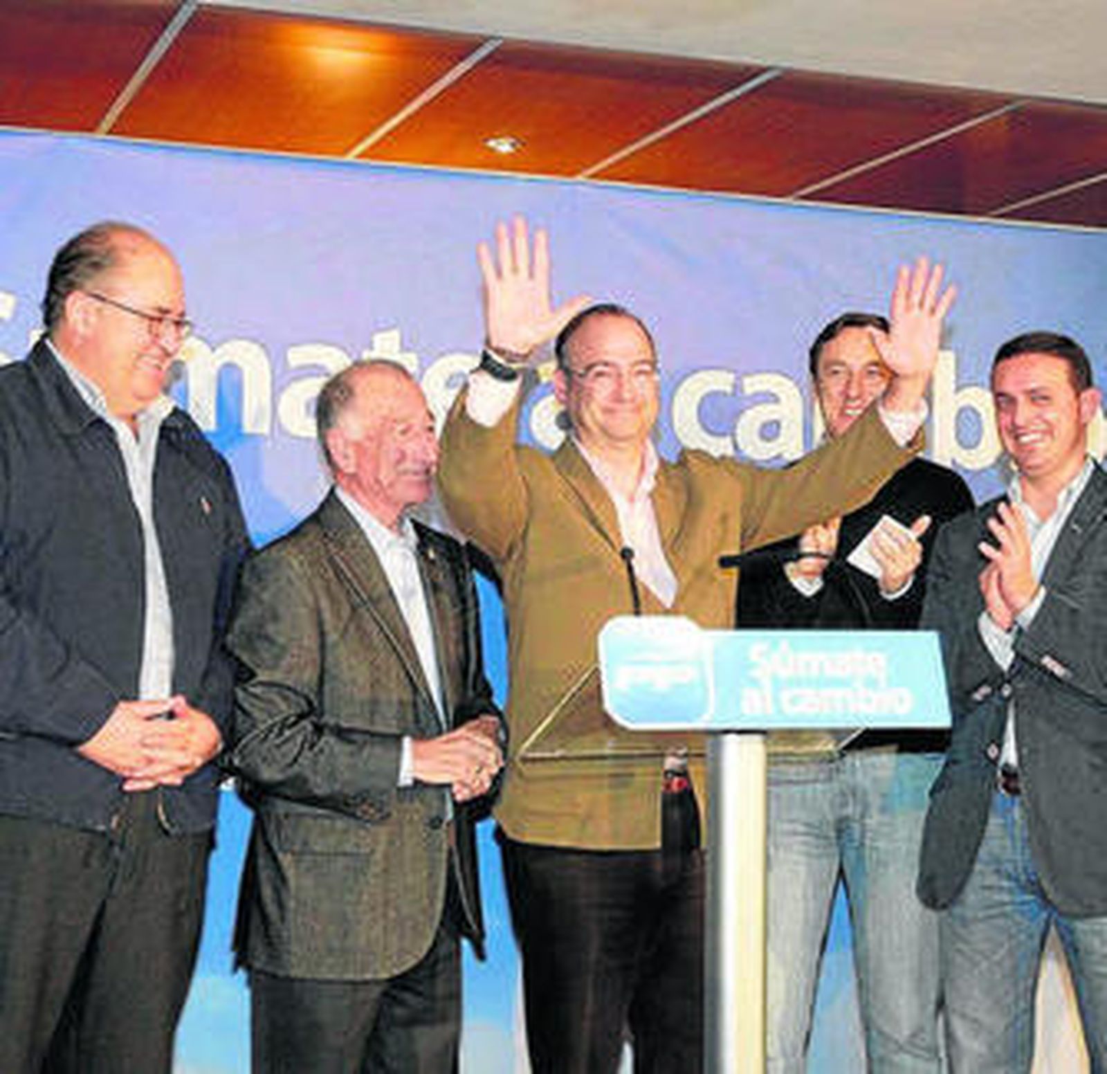 Luis Rogelio Rodríguez en la noche electoral del 20-N.