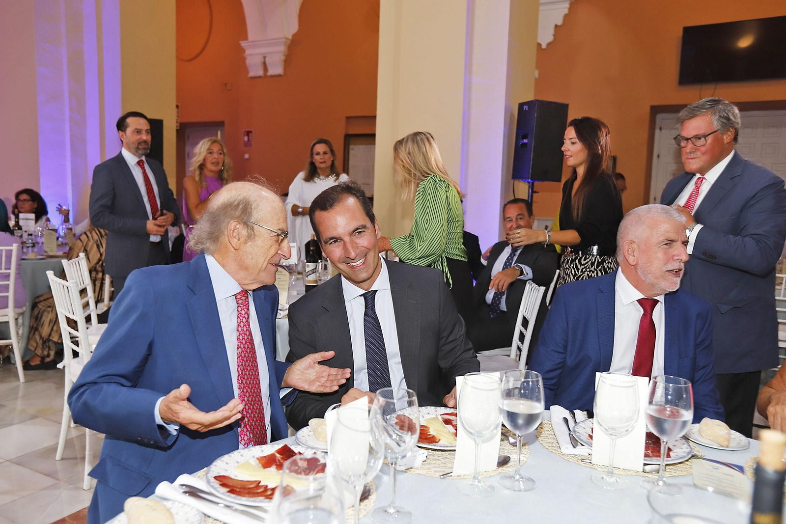 Imágenes de la recepción a los invitados a la gala de los Onubenses del Año