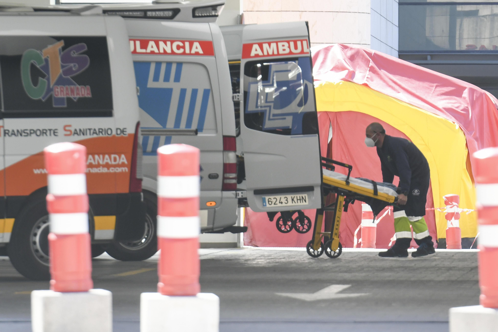 La presión hospitalaria sigue bajando en Granada y está a punto de bajar de la barrera de los 300 ingresados