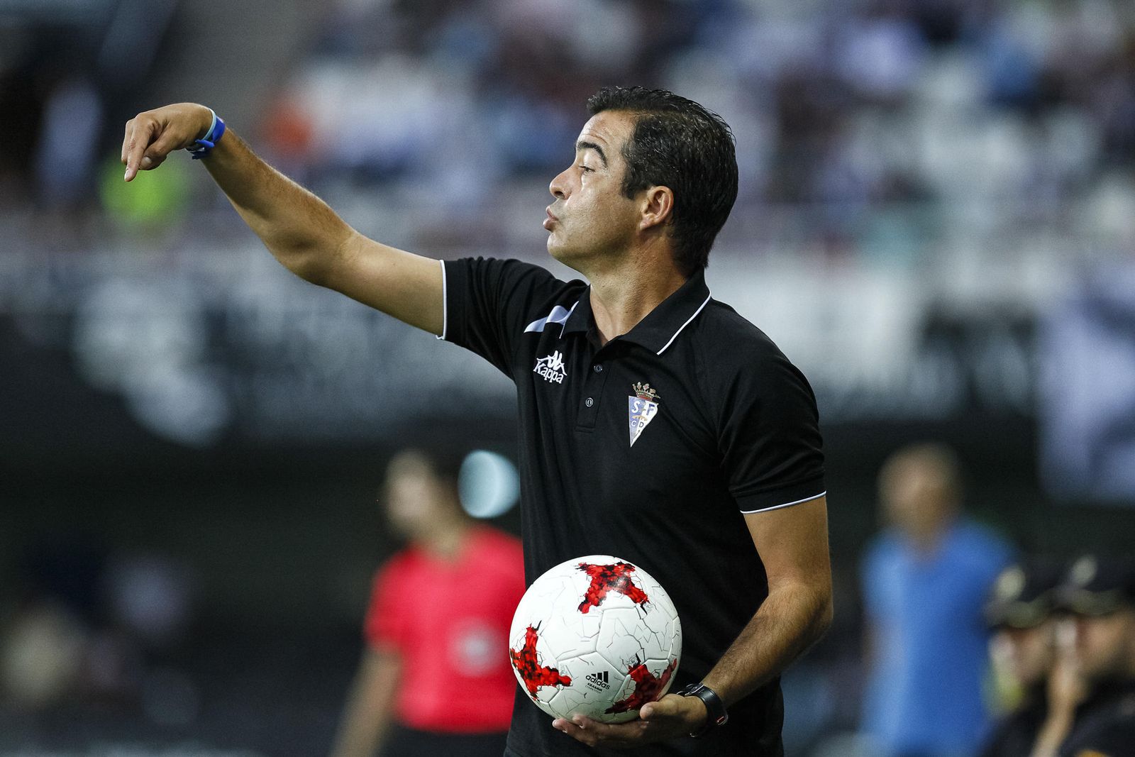 José Pérez Herrera, en un partido cuando entrenaba al San Fernando.